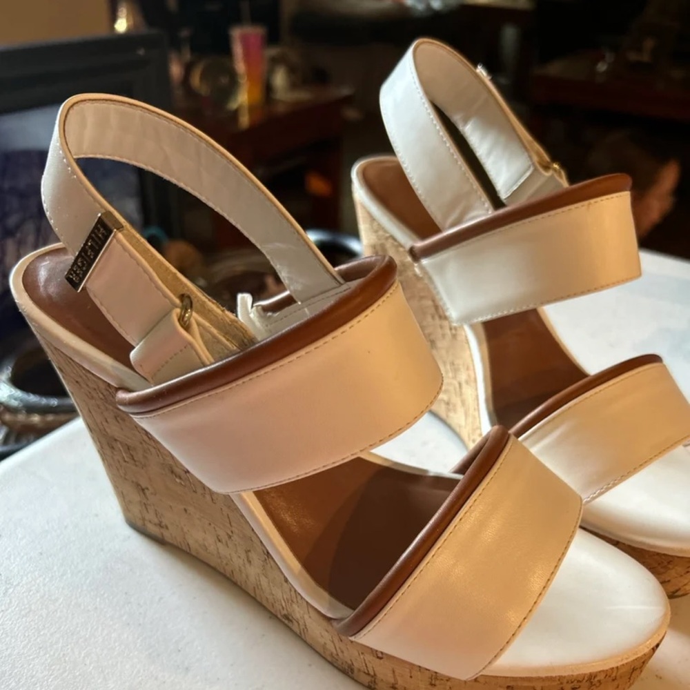 Size 9M Tommy Hilfiger wedge. Worn twice.